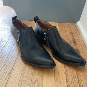frye sacha moto shootie